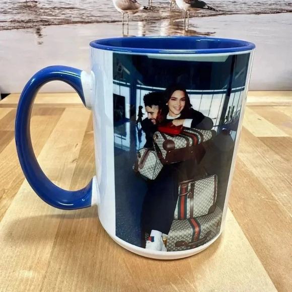 Kendal JENNER & BAD BUNNY COFFE CUP EUC - Picture 3 of 5